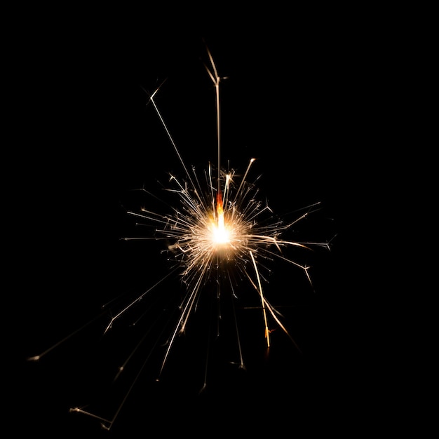 Cracker Feuer schwarzer Hintergrund dunkel