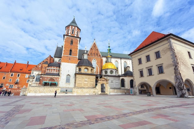 Cracovia Polonia 14 de marzo de 2022 famoso castillo de Wawel en Cracovia