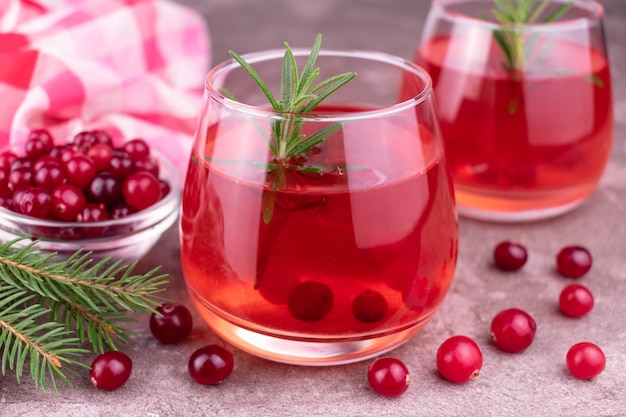 Cranberry-Vitamingetränk mit Rosmarin