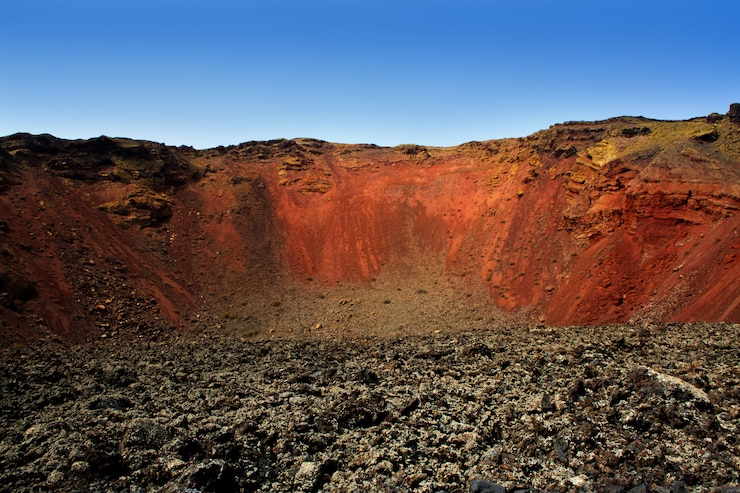 Foto cráter del volcán timanfaya lanzarote en canarias