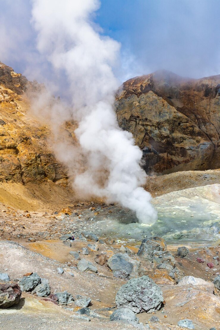 Cratera vulcão ativo verão paisagem vulcânica geotérmica Fontes termais e campo de lava fumarolas