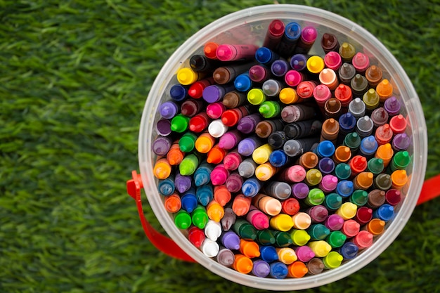 Crayones para el aprendizaje. Vista superior.