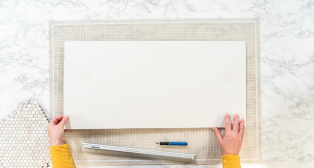 Foto crear un backsplash elegante con azulejos de cáscara y palo