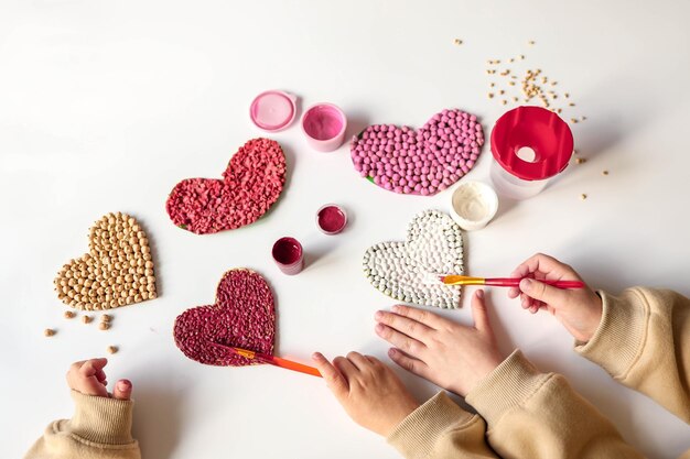 Foto creatividad infantil para el día de san valentín y el día de la madre