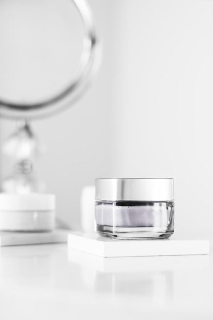 Crema facial de belleza para piel sensible, cosmético de spa de lujo y producto hidratante natural para el cuidado de la piel