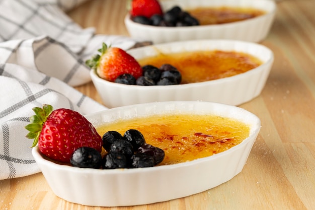 Creme brulee tradicional sobremesa francesa