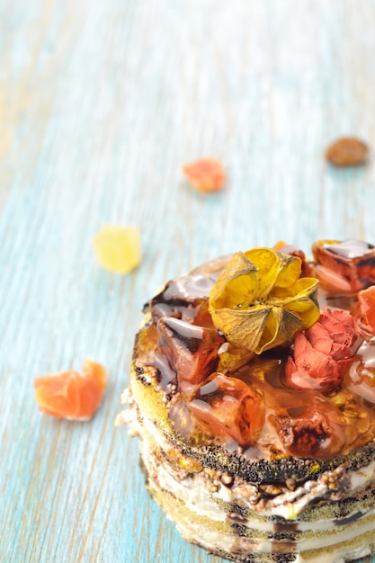 Foto creme doce com chocolate e frutas cristalizadas