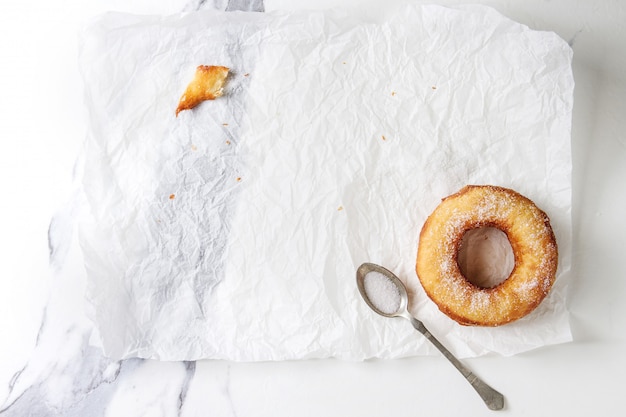 Foto cremes de donuts de massa folhada