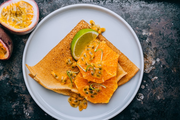 Crepes O Tortitas Delgadas Con Deliciosos Maracuyá y Lima.