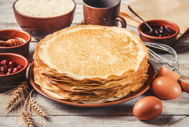 Crepes são caseiros. Panquecas Foco seletivo. Comida