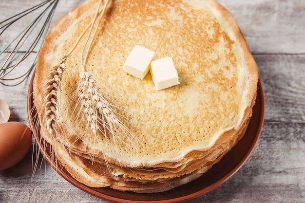 Crepes são caseiros. Panquecas Foco seletivo. Comida