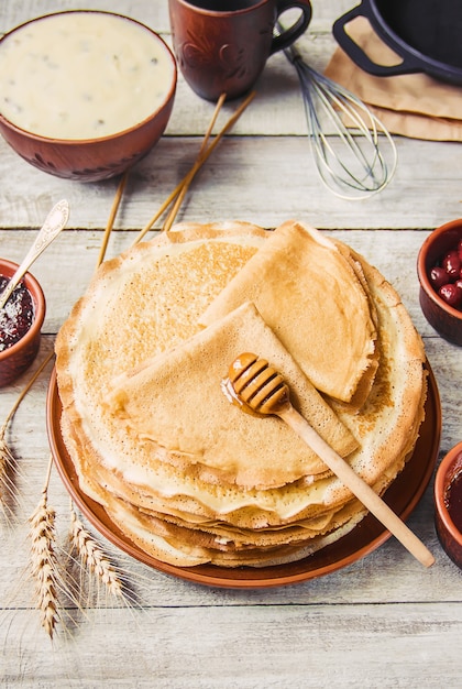 Crepes são caseiros. Panquecas Foco seletivo. Comida