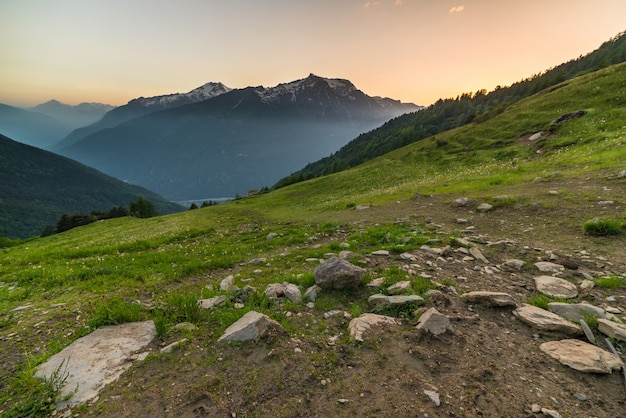 Crepúsculo en los alpes