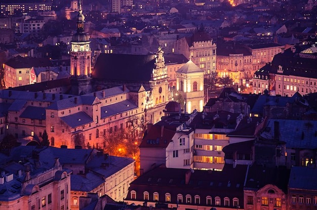 Crepúsculo en Lviv