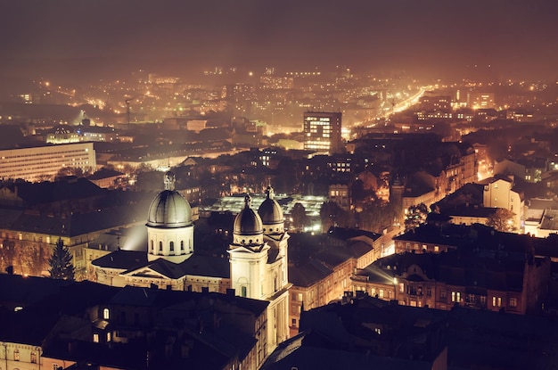 Crepúsculo en Lviv