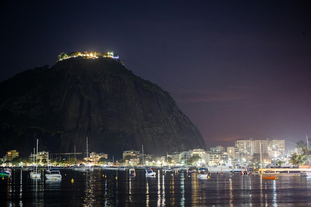 Crepúsculo na Enseada de Botafogo no Rio de Janeiro Brasil