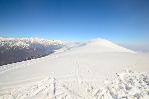 Cresta panorámica nevada