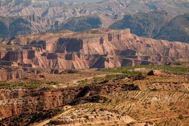 Crestas y acantilados de los badlands de gorafe granada