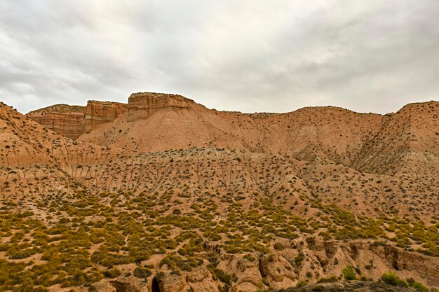 Crestas y acantilados de los badlands de gorafe granada