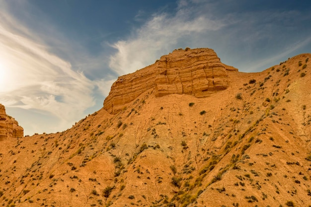 Crestas y acantilados de los badlands de gorafe granada