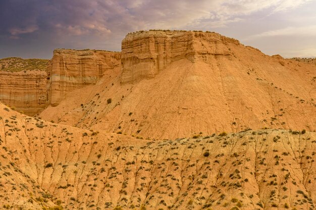 Crestas y acantilados de los badlands de gorafe granada