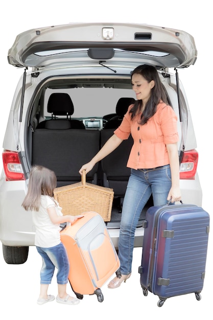 Criança e mãe pronta para férias