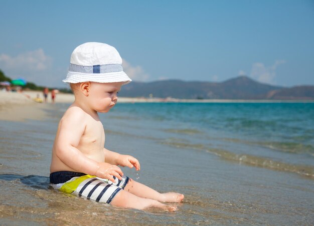 Criança na praia