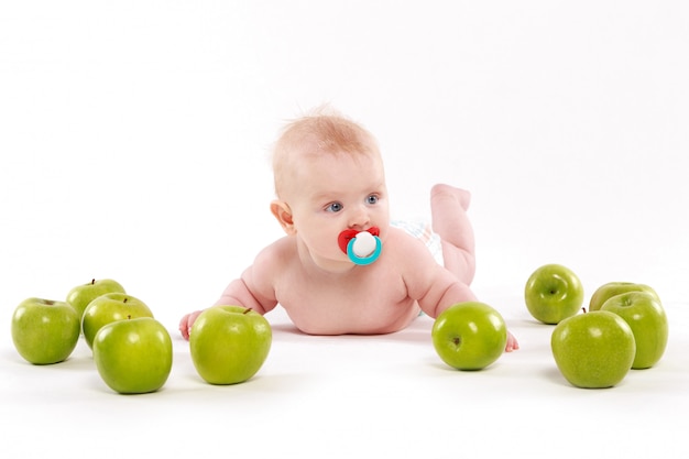 Criança pequena, com, fruta