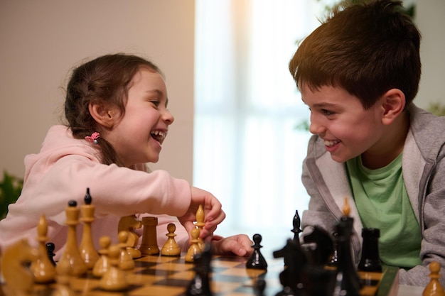 Chessarama ensina a jogar xadrez brincando