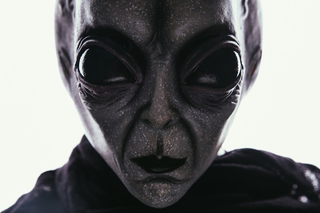 La criatura alienígena tiene un mensaje para los humanos. Griside humanoide de otra serie de retratos de planetas.