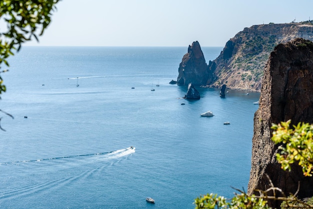 Crimea Balaklava 15 de septiembre de 2019 Jasper beach cerca de Sebastopol y Cape Fiolent