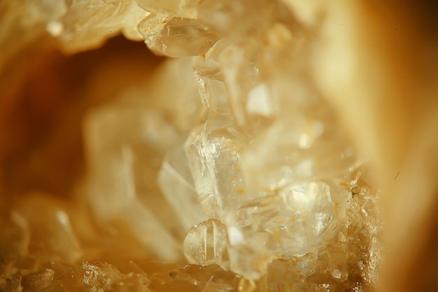 cristales de cuarzo en la naturaleza drusa de piedras preciosas