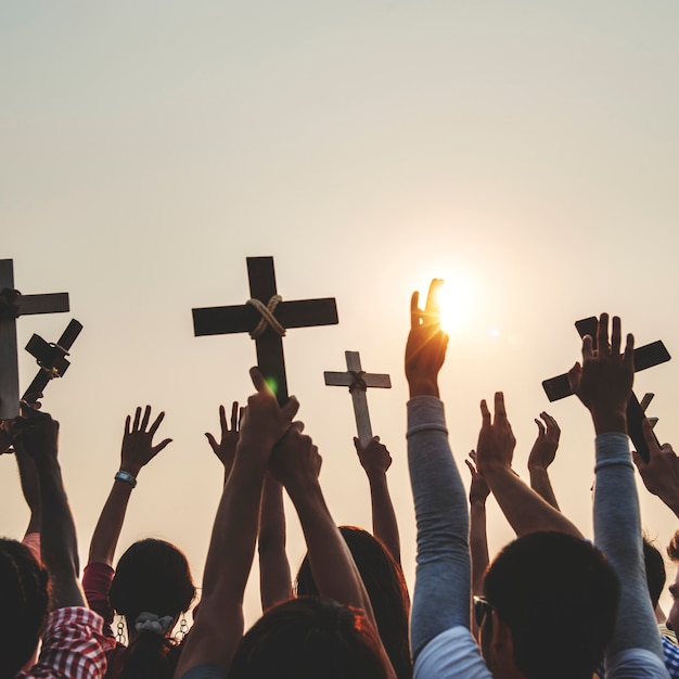 Foto cristãos, segurando, cruzes
