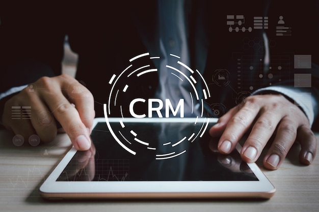 CRM Customer Relationship Management-Geschäft auf virtuellem Bildschirmkonzept.