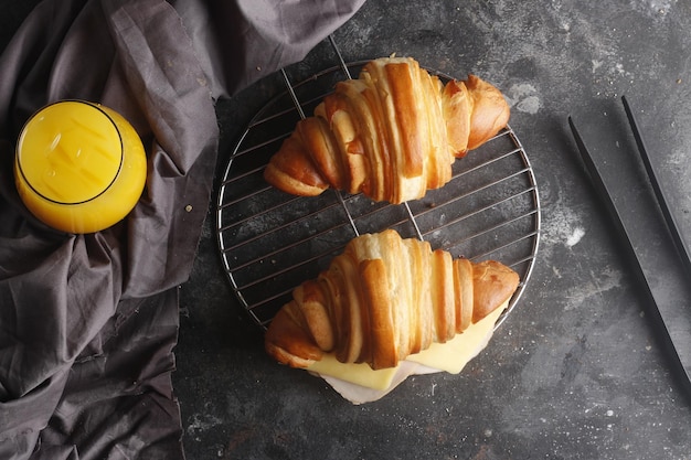 croissant café da manhã