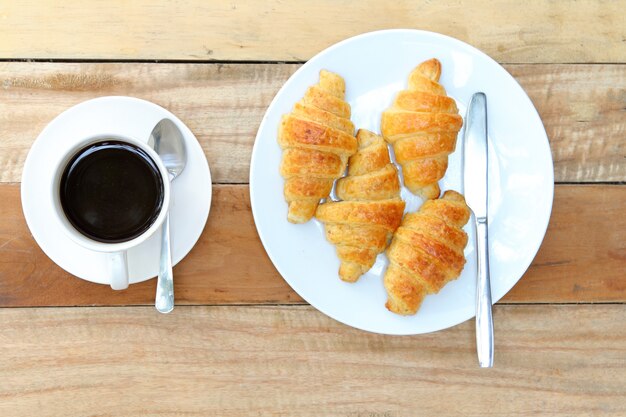 Croissant y cafe