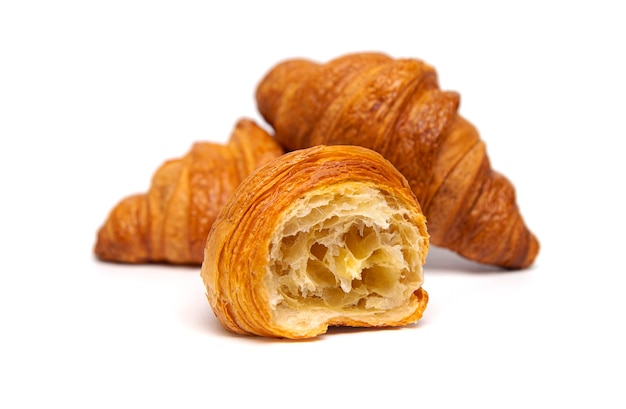 Croissant isoliert auf weißem Hintergrund