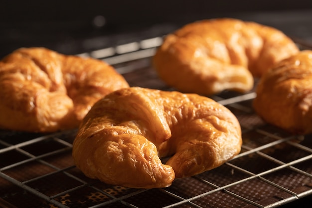 Croissant a la parrilla en el horno.