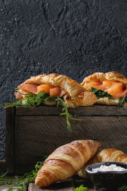 Croissant Con Salmón