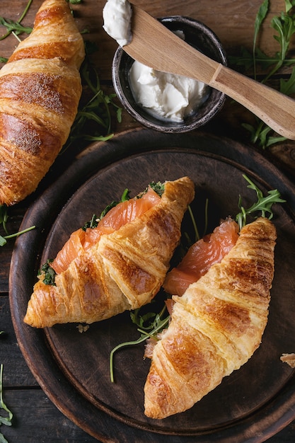 Croissant Con Salmón