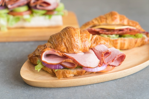 Croissant Sandwich Schinken