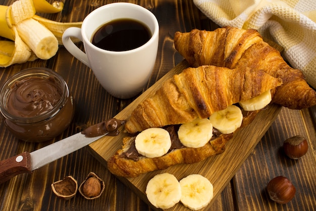 Croissants com Creme de Chocolate e Banana