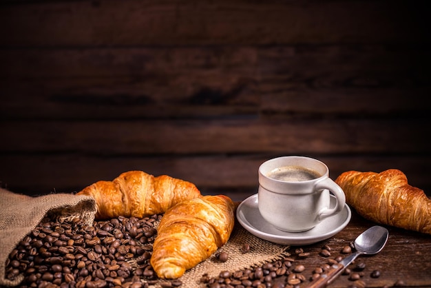 Croissants e café