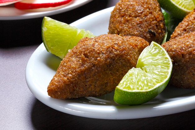 Croqueta frita con limón, Quibe