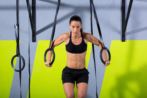 Crossfit-Tauchringfrauentraining am Turnhallenbad