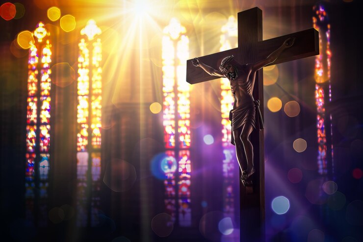 Crucifijo con Jesucristo en la cruz en la iglesia