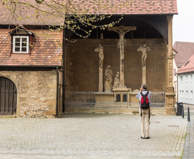 Crucifixos na cidade velha de bad wimpfen alemanha