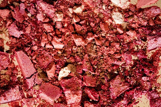 Crushed Cosmetics Mineral Bio Lidschatten Rouge und Kosmetikpuder einzeln auf goldenem Hintergrund ...