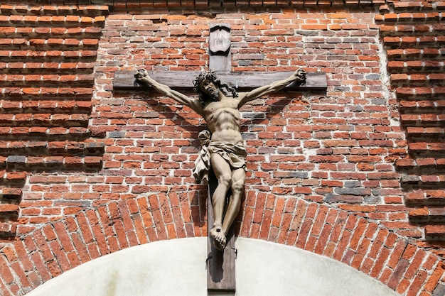 Cruz en la catedral armenia de Lviv Ucrania