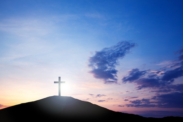 La cruz en la colina, Jesucristo de la verdad de la Biblia. Vacaciones de Pascua, Religión. Salvación de pecados, sacrificio.